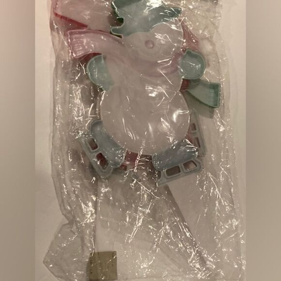 Snowman ‘Flakes Welcome Here’ Lawn Ornament Set & Flakes Snowman Sign - Picture 5 of 10